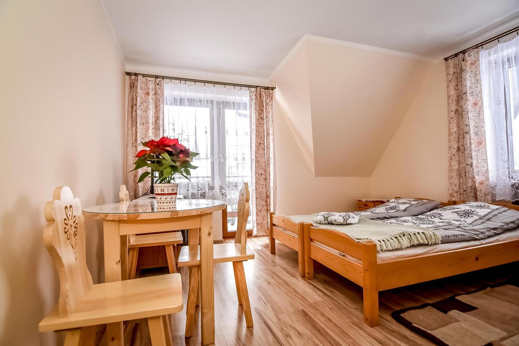 Apartamenty U Gabi Poronin Exteriör bild