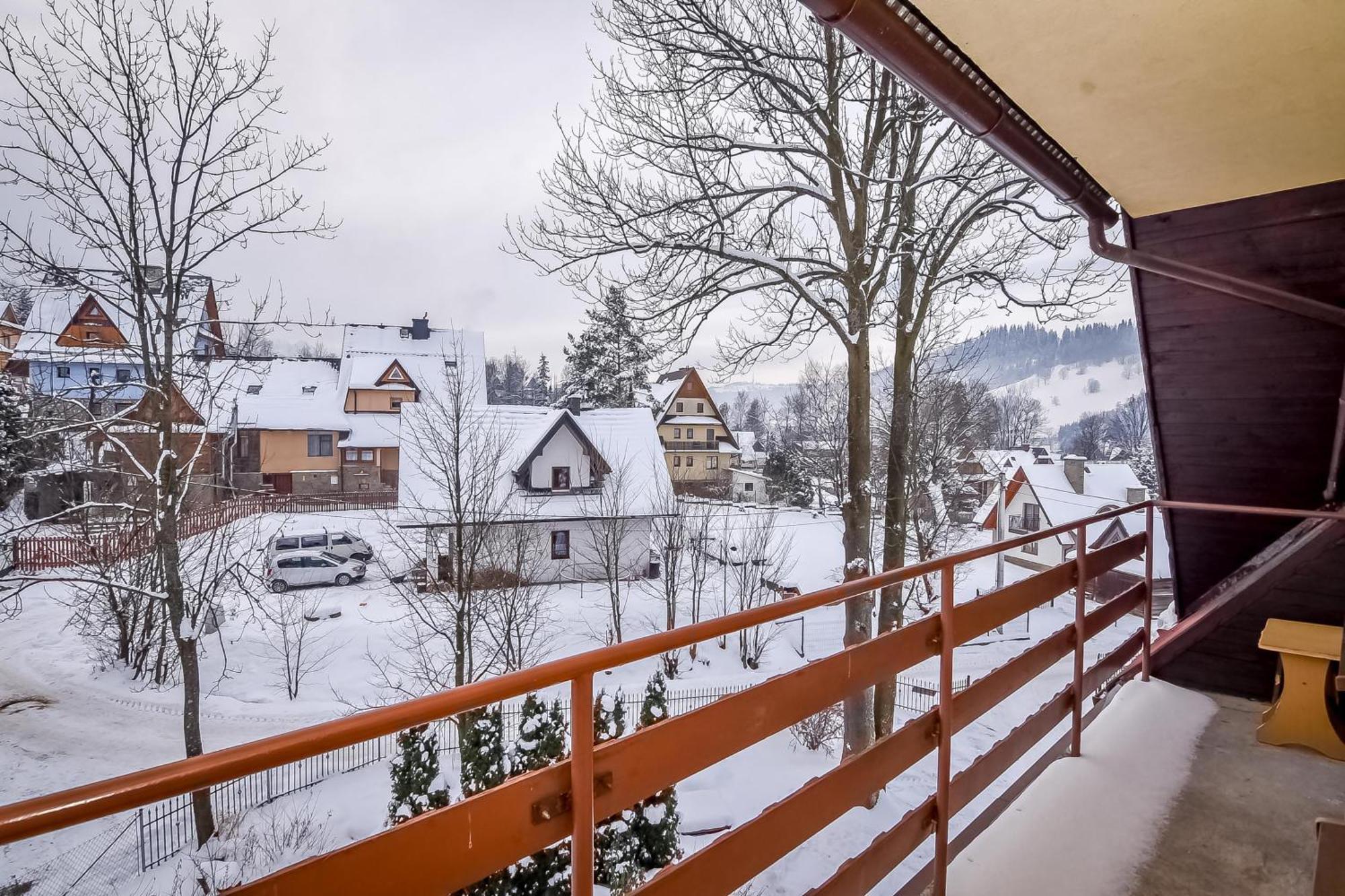 Apartamenty U Gabi Poronin Exteriör bild