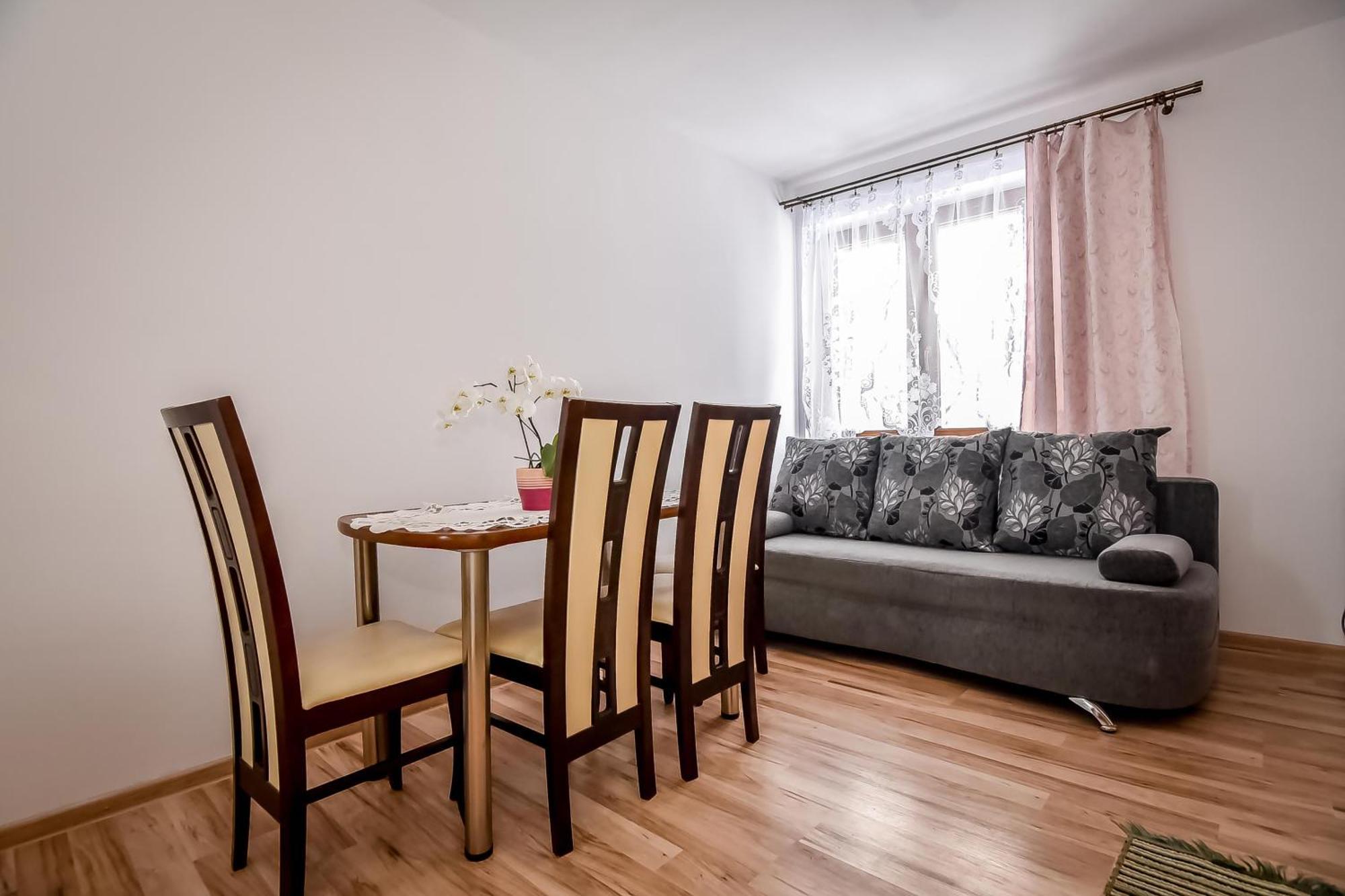 Apartamenty U Gabi Poronin Exteriör bild